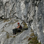 Einzigartig: Eine Rastbank in der Kletterroute (am Ende der Hauptschlucht)