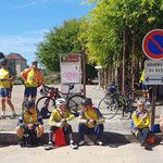 14 09 2024 : C'est l'heure du casse croute, eh non nous n'attendons pas le bus.
