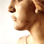 "Maria" / Verkündigungsgruppe . 1984 / 86 . Nussbaum . 149cm