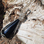 Schwarzer Turmalin auf Sterlingsilber, handgeschliffen, mit Bergkristallperlen 4mm, facettiert, 74 x 26 x 13mm, 26,2gr.     €124