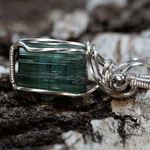 Grüner Turmalin  auf Sterlingsilber,  37 x 23 x 8mm     €115     Art.Nr.: 25050003