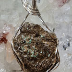 Smaragd in Muskovit aus dem Habachtal in Österreich, auf Sterlingsilber, 68 x 30 x 12mm     €135     Art.Nr.: 25050005