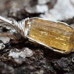 Gold Topas, Doppelender, Ouro Preto, Brasilien,  auf Sterlingsilber, 47 x 14 x 10mm, 7,46gr.    €146     Art.Nr.: 25050002