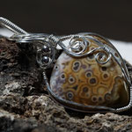 Sphärolitischer Chalcedon auf Sterlingsilber, 61 x 31 x 7mm     €102