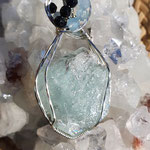 Aquamarin auf Sterlingsilber, mit Schörl- und Aquamarinperlen, facettiert 4mm, 66 x 30 x 15mm, 17,6gr.     €104