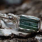 Grüner Turmalin  auf Sterlingsilber,  37 x 23 x 8mm     €115      Art.Nr.: 25050003