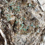Smaragd in Muskovit aus dem Habachtal in Österreich, auf Sterlingsilber, 68 x 30 x 12mm     €135     Art.Nr.: 25050005