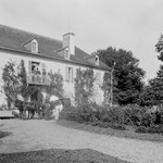 1910- Vidouze LACAZE - Omer moulonguet sur le perron sa femme Valentine ( Ma ) a D  ( Chemisier Blanc) Atine  8 ans au milieu