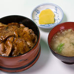 肉丼（漬物、味噌汁付）¥1,800