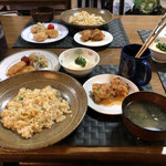 4月14日火曜日、Ohana夕食「たけのこご飯、みそ汁（とうふ、わかめ）、豚とねぎの天ぷら、鶏つくねの甘から煮、ニラの冷ややっこ、大根としらすのサラダ」