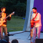 Le duo guitaristes-chanteurs "Angry Beards"