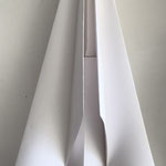 papier-drohne 3, 95 x 52 x 14 , 2026 , weißes papier