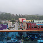 Sicht auf Downtown Ketchikan vom Balkon aus