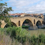 Pilger-Brücke in Puente la Reina, eine der ersten romanischen Brücken Spaniens
