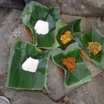 Mahlzeit auf Bananenblättern - meal on bananaleafs