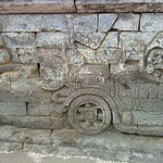 A car at a temples wall - no. no accident...