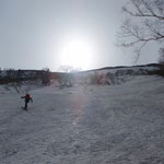 よく締まった雪面を進む。