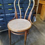 Thonet Bugholzstuhl, 76 Löcher, 375.-