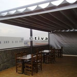 Toldo Corredero con Verticales Cortavientos de PVC