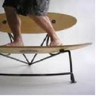 panca a forma di surf in legno e ferro 180 euro