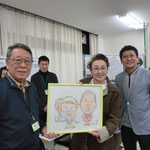 本日の講演者宮川花子さんも、市長さんと御一緒に似顔絵に関心深く、立ち寄ってくださいました。