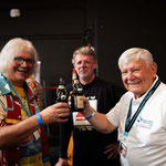 Das Bild zu Männerquatsch Podcast Folge 200 zeigt Dave Haynie, Gilles Bourdin und Petro Tyschtschenko auf der Amiga40 in Mönchengladbach.