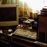 Das Bild zu Männerquatsch Podcast Folge 195 zeigt einen PC Ende der 90er Jahren. 