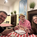 Das Bild zu Männerquatsch Podcast Folge 200 zeigt v.l.n.r Björn vom Männerquatsch Podcast mit René Meyer und Michael Mrozek nach der Amiga40 in Mönchengladbach.