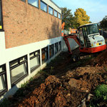 1.10.14 Bodentiefe Fenster an der Frontseite zum Herzogsfreudenweg sollen für mehr Licht sorgen