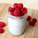 Overnight raspberry chia oats