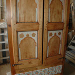 antic armari restaurat i decorat indian style