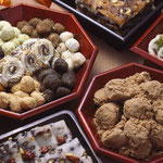 koreanische Reiskuchen in verschiedenen Variationen