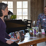 Literaturwissenschaftlerin Dr. Jasmin Behrouzi-Rühl und Poetry Slammer Thorsten Zeller stellen in der Cocktailbar SOULD4RINKS 10 Bücher vor. Die Bücher sind ein Geschenk der Buchhandlung am Park. Foto von Corinna Weigelt - Ernst-Ludwig-Buchmesse 2018