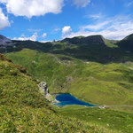 Tiefblauer Schwellisee