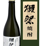 獺祭　焼酎　　人気日本酒の酒粕から造られる限定焼酎
