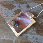 Pendentif en argent et agate mousse rivetée - côté arrondis