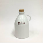 ミルクボトル100　　白　コルクふた付き　milk　　200H　　￥400