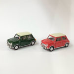 車106　ローバーミニ緑　60×130×55H　￥300＊汚れ、修理ヶ所あります＊／車107　ローバーミニ赤　60×130×55H　￥300