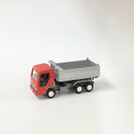 車133　トラックHINO 赤&シルバー　135×50×60H　￥800