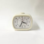 置時計131　アイボリー BONOX  110×90H　￥400 