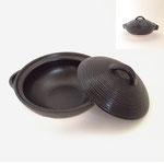 土鍋115　黒×ふたのみ横ライン　外寸225×110H　内寸170×60H 　￥1,200