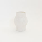花器118　白くびれ溝ストライプ　75φ115H 　¥600
