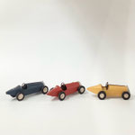 車139　レーシングカー紺1／車140　レーシングカー赤2／車141　レーシングカー黄色3　110×45×35H 　＠￥200