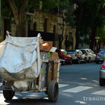 Cartoneos in den Straßen von Buenos Aires