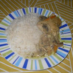 Pollo con champiñones en salsa de albahaca
