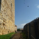 Mur du donjon repris et édification d'une barrière autour