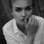 Model: Kim Hirzel / Foto: www.karinmerz.com