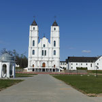 Eine imposante Basilika steht gefühlt "in the Middle of Nowhere"