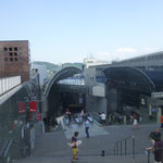 Mit einer Rolltreppe geht es hinauf in den elften Stock mit beeindruckender Aussicht über Kyoto