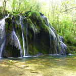 Am "Cascade de Tufs"  und seinen grünen Bassins....